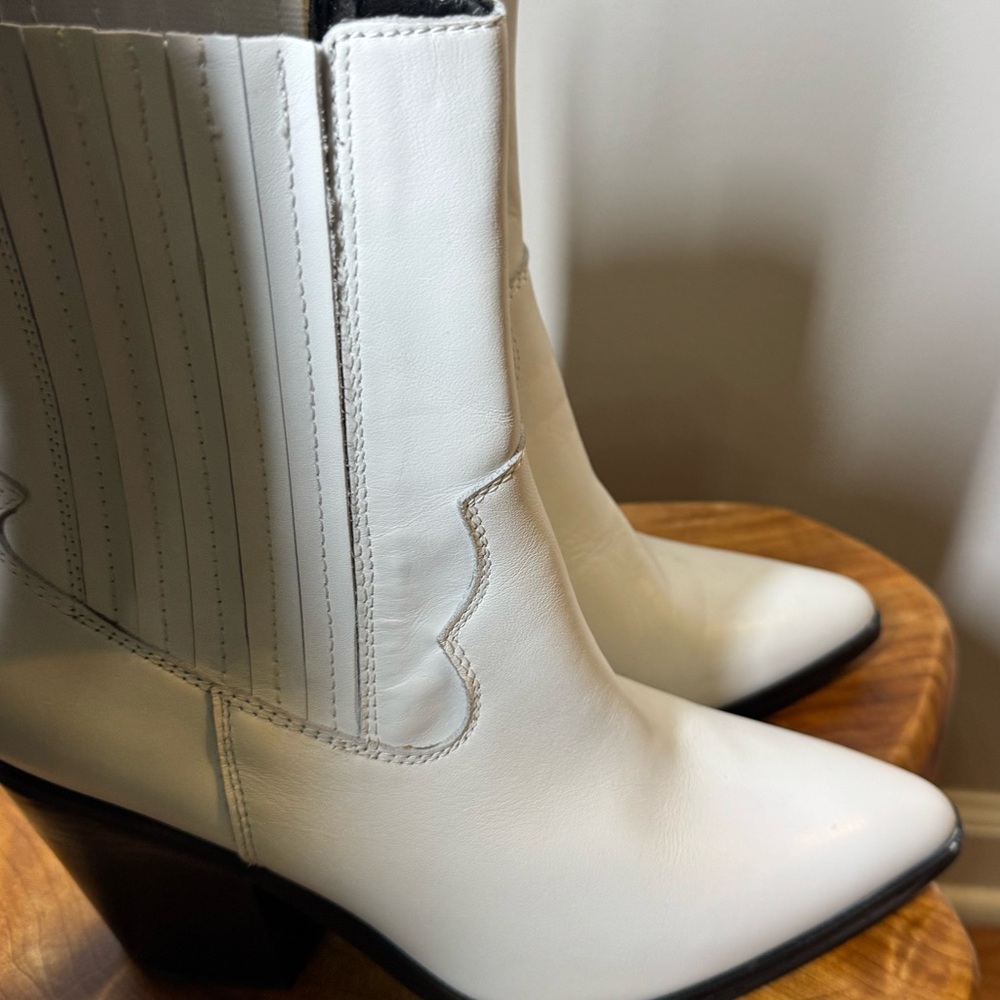 New ALDO White Women's Cowboy Western Ankle Boot with Block Heel Sz. 8 - Picture 7 of 13